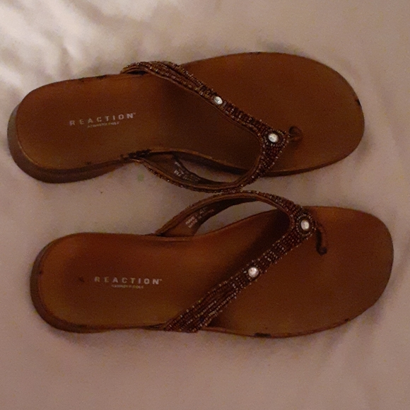 Reaction Kenneth Cole Women's beaded sandals - Picture 2 of 4